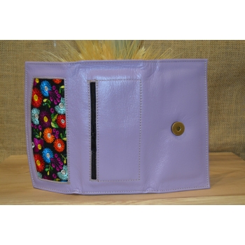 Portfel duży skórzany fioletowy z kwiatowym kolorowym haftem .